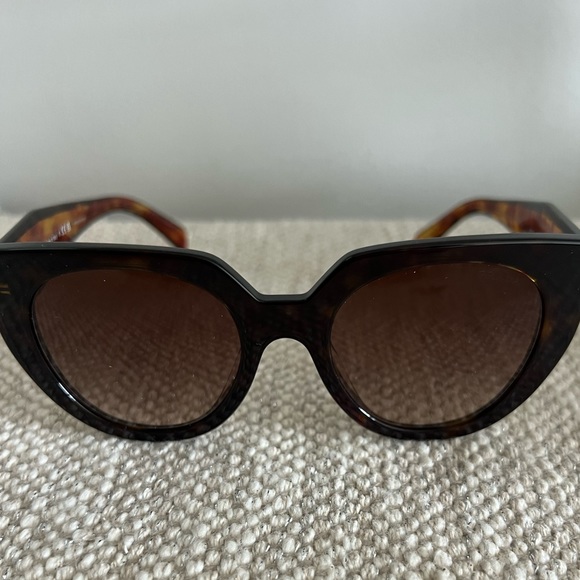 New Authentic PRADA Sunglasses - Picture 1 of 4